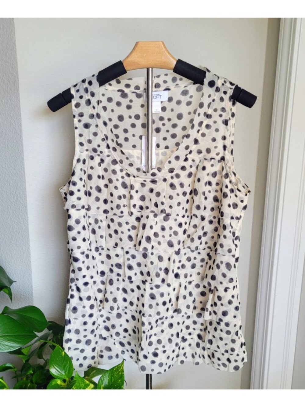 NWT LOFT Polka Dot Tiered Ruffle Sleeveless Blouse - Size Medium